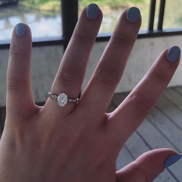 LaMore Design Engagement Ring - Picture 6 of 6